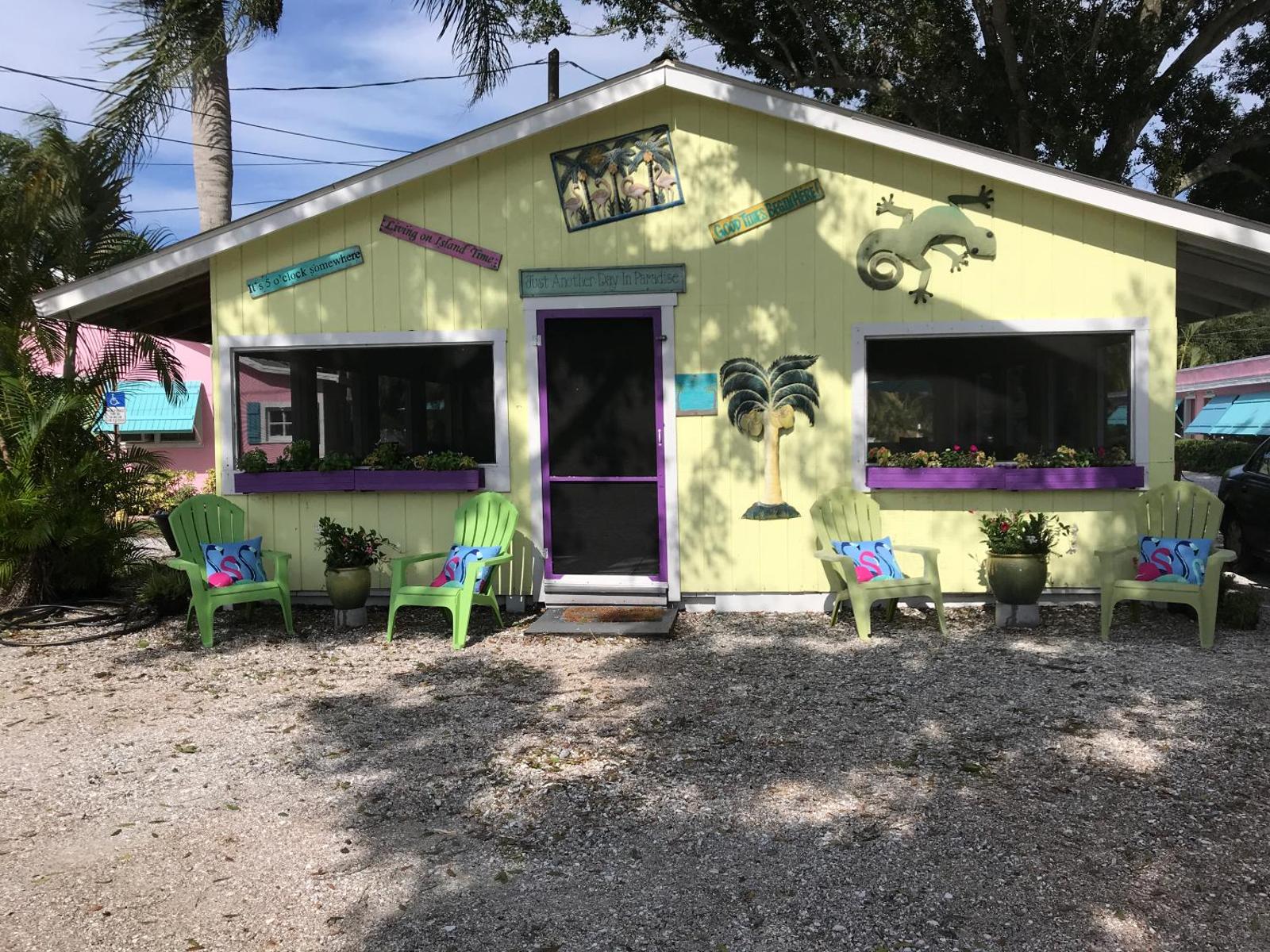Pelican Island Cottages Main image 1